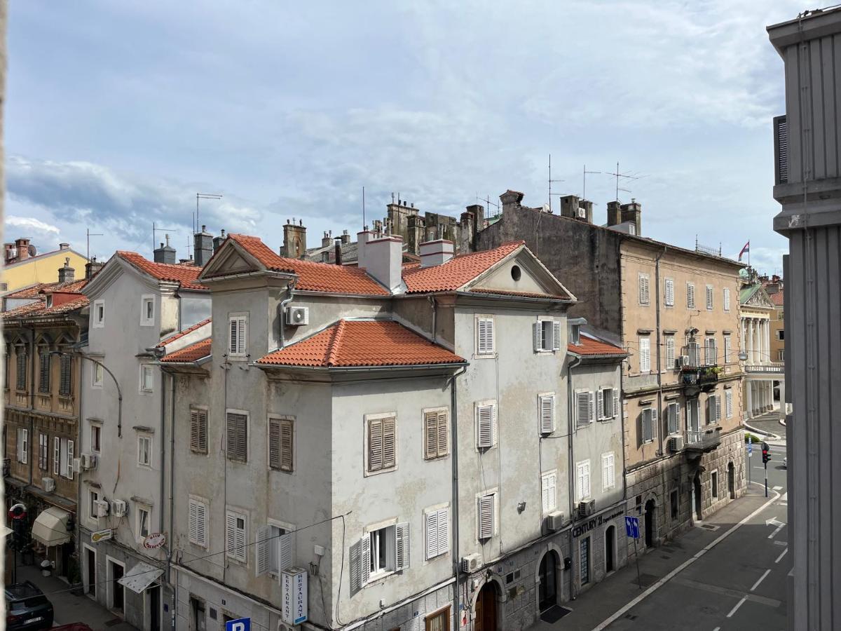 Apartman Lora Apartment Rijeka Bagian luar foto