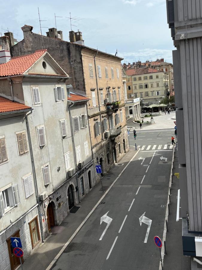 Apartman Lora Apartment Rijeka Bagian luar foto
