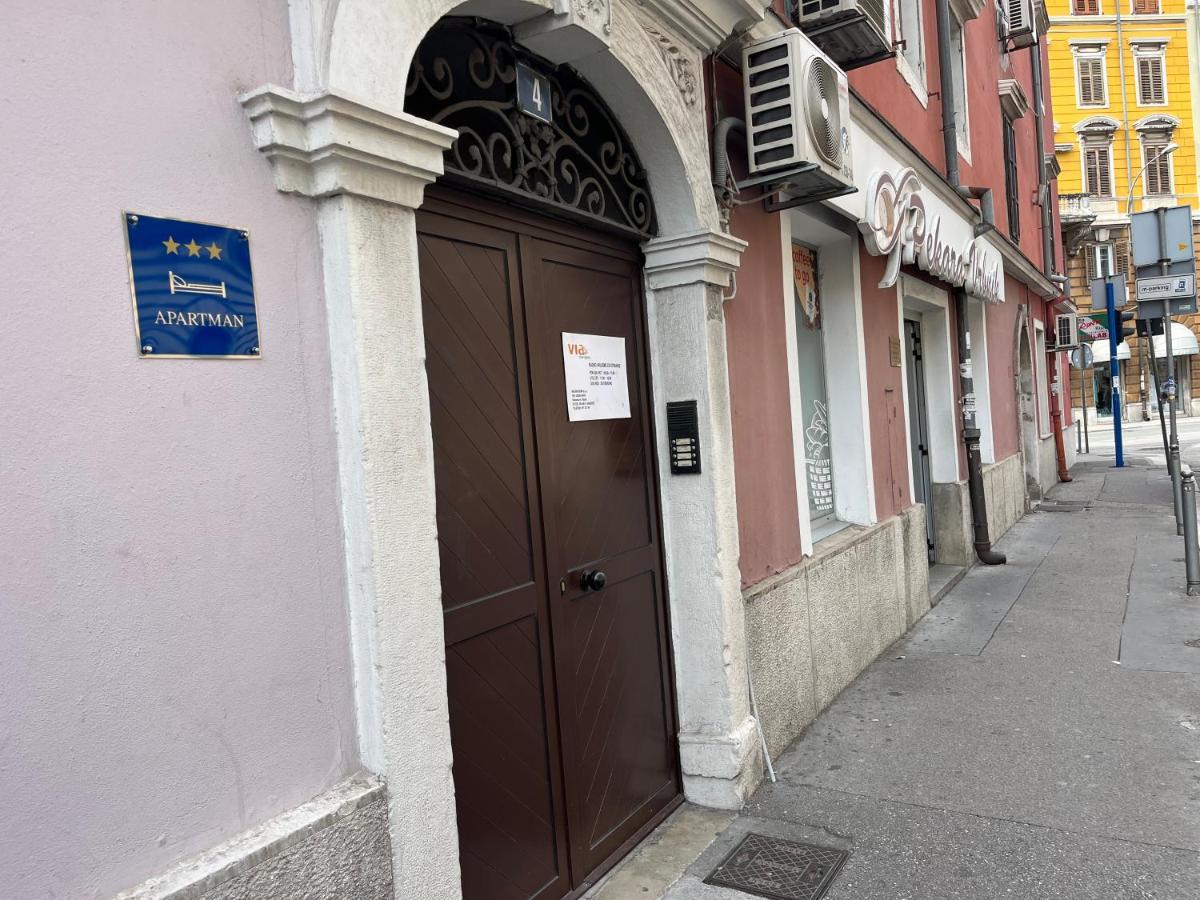 Apartman Lora Apartment Rijeka Bagian luar foto