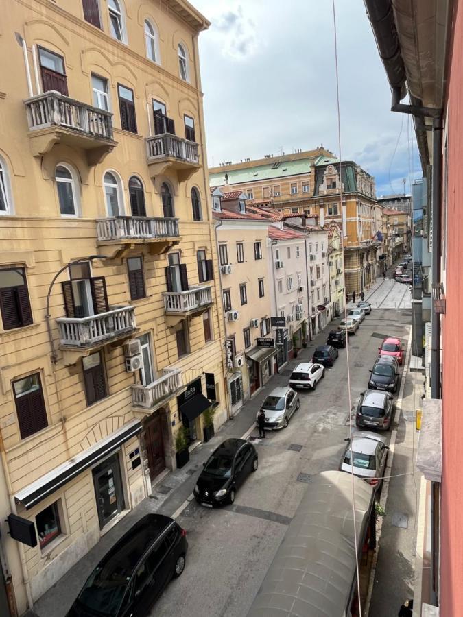 Apartman Lora Apartment Rijeka Bagian luar foto